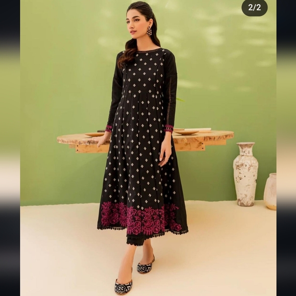 Pakistani Dress from Xenia formals - Picture 3 of 8